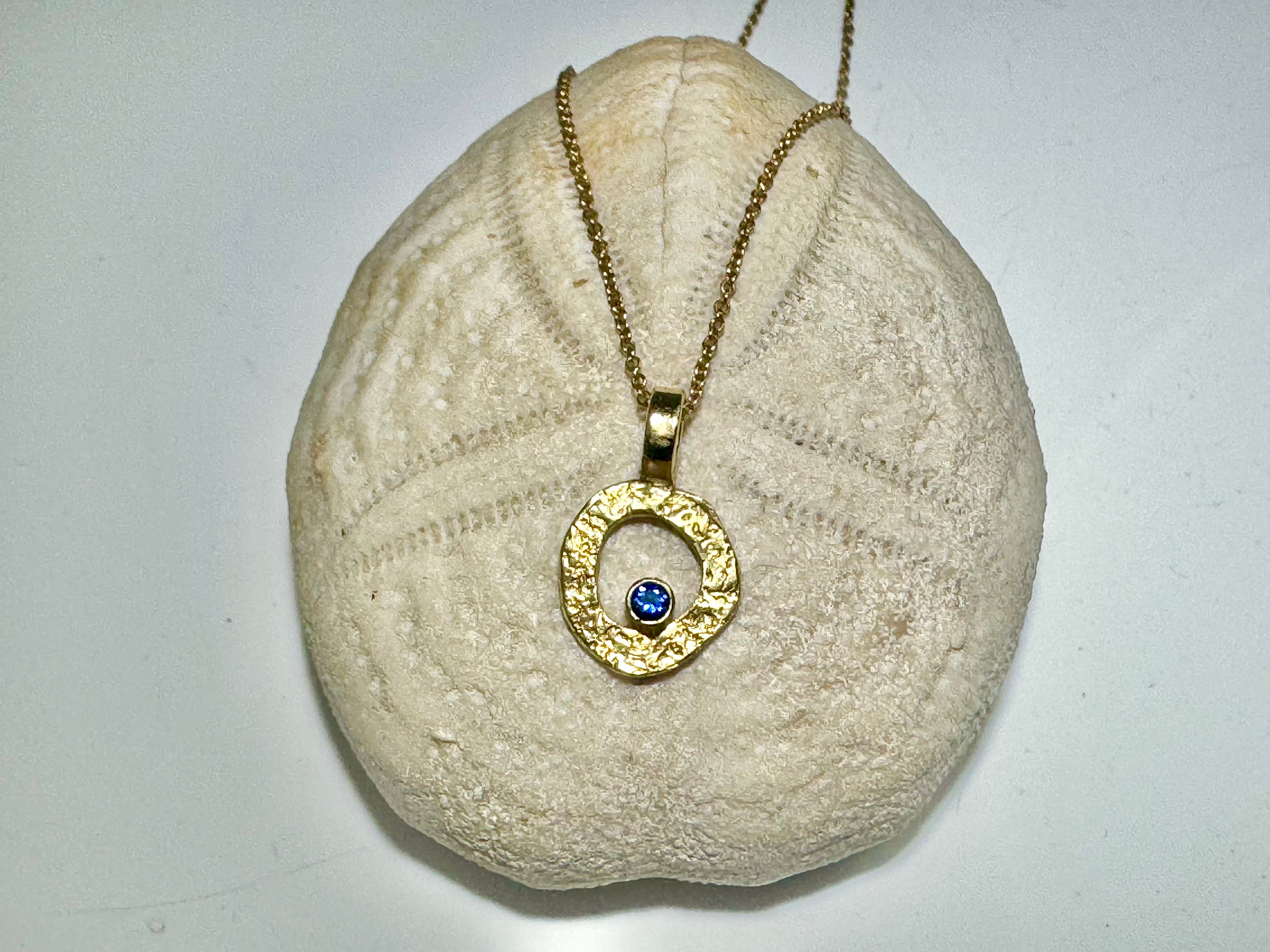 Blue Sapphire Open Disc 18k Pendant