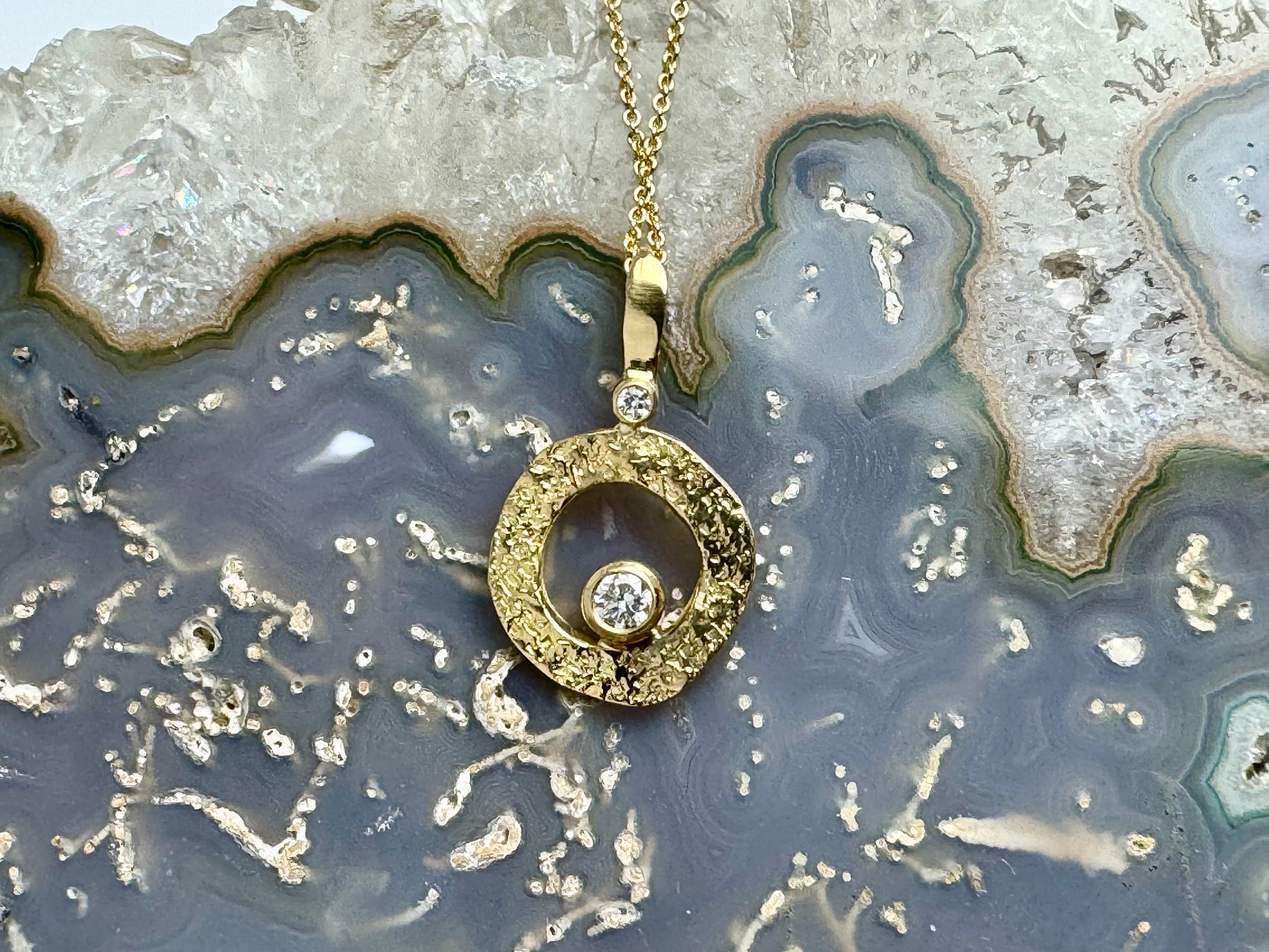 Diamond Open Textured 18k Pendant