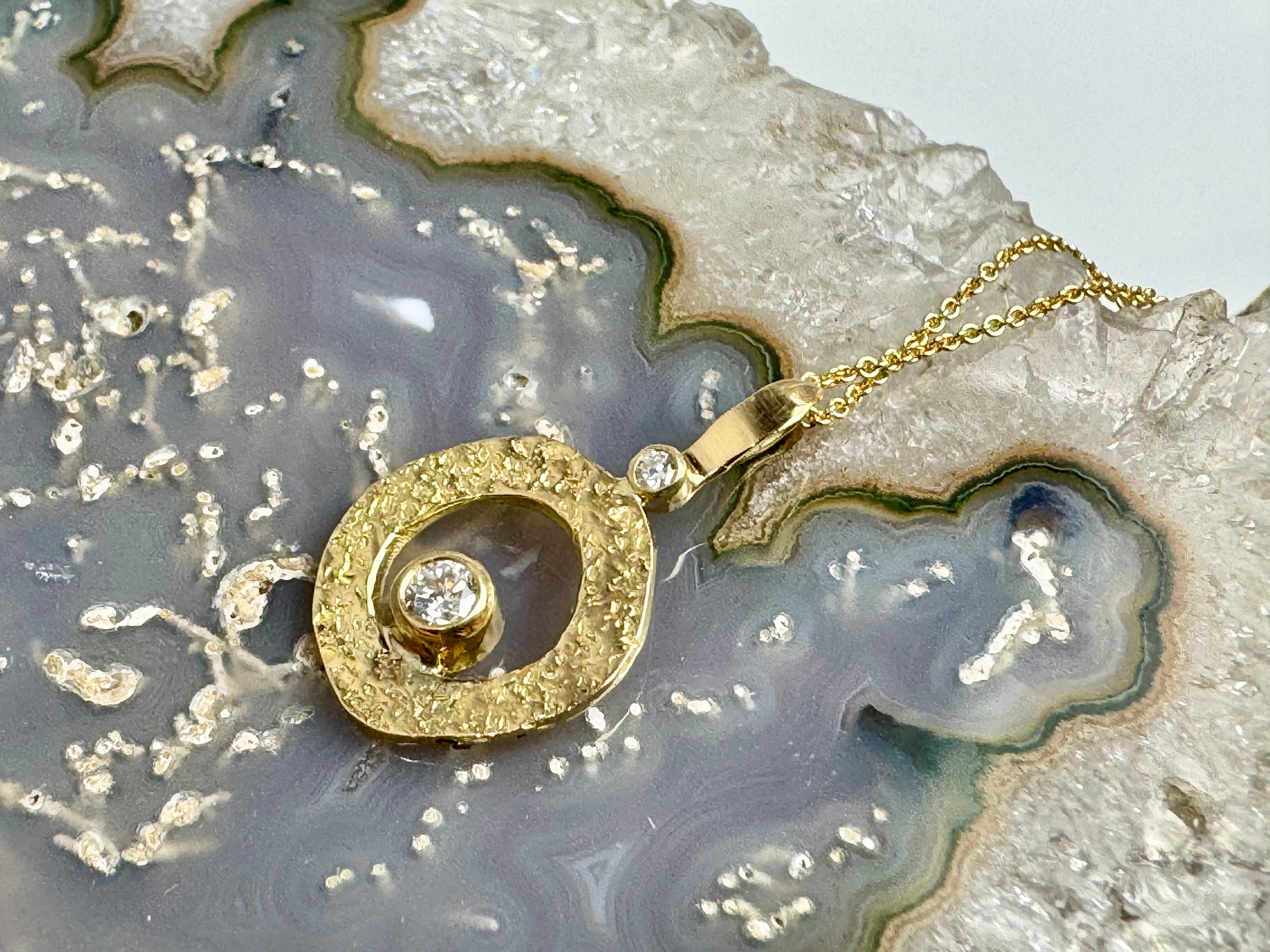 Diamond Open Textured 18k Pendant