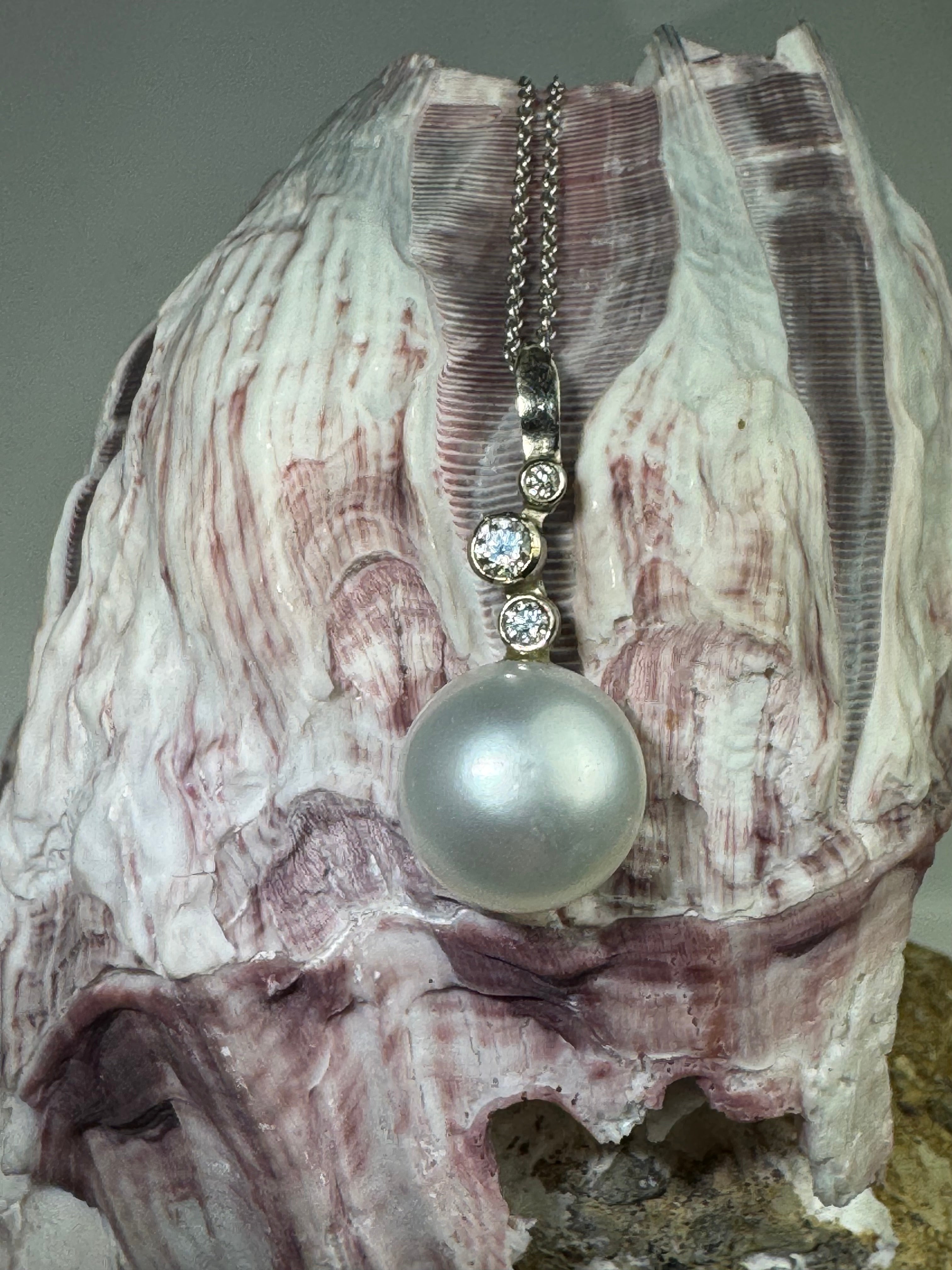 South Sea Peal & Diamond 14k Pendant