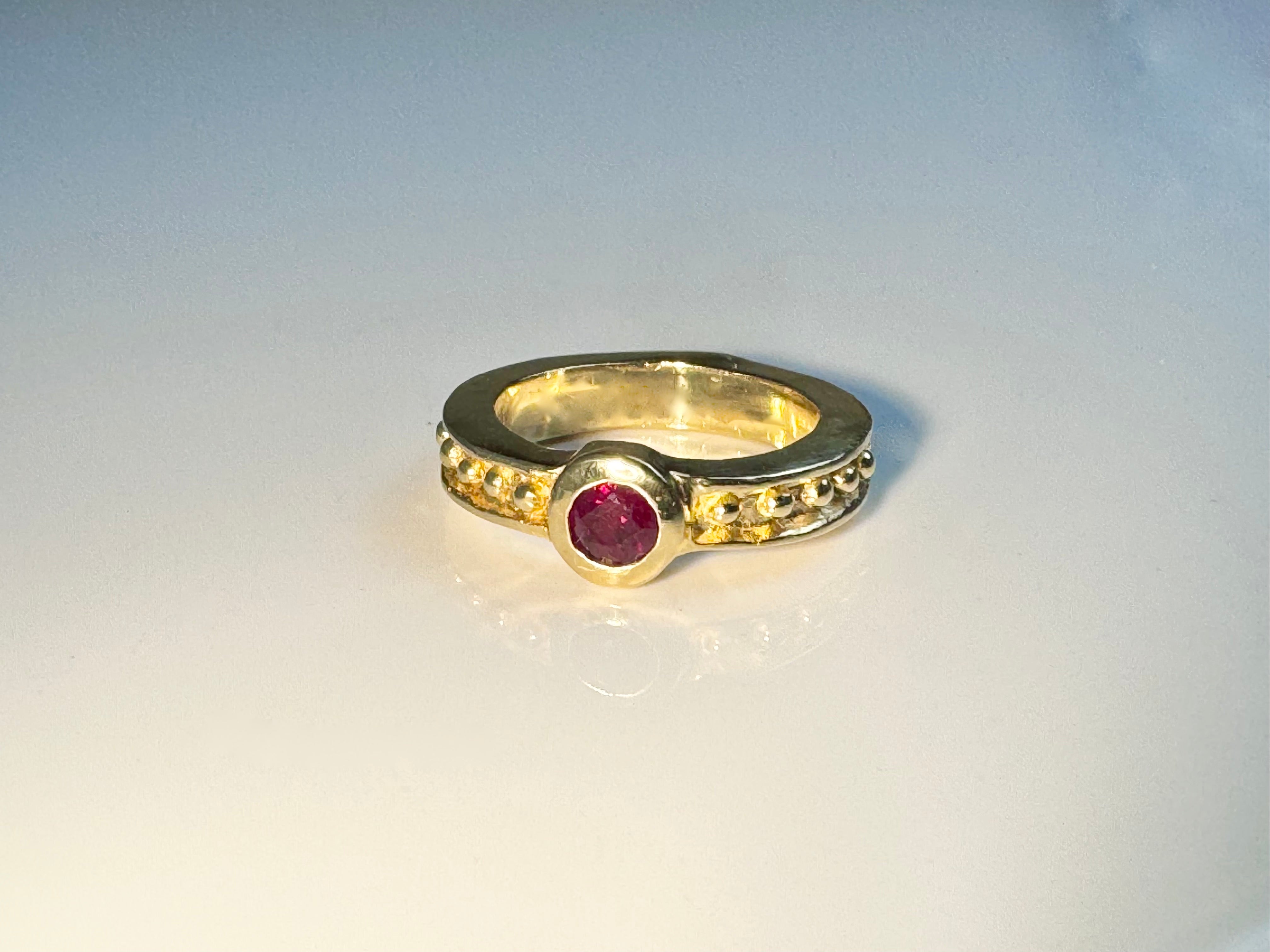 Ruby Beaded Shank 18k Ring