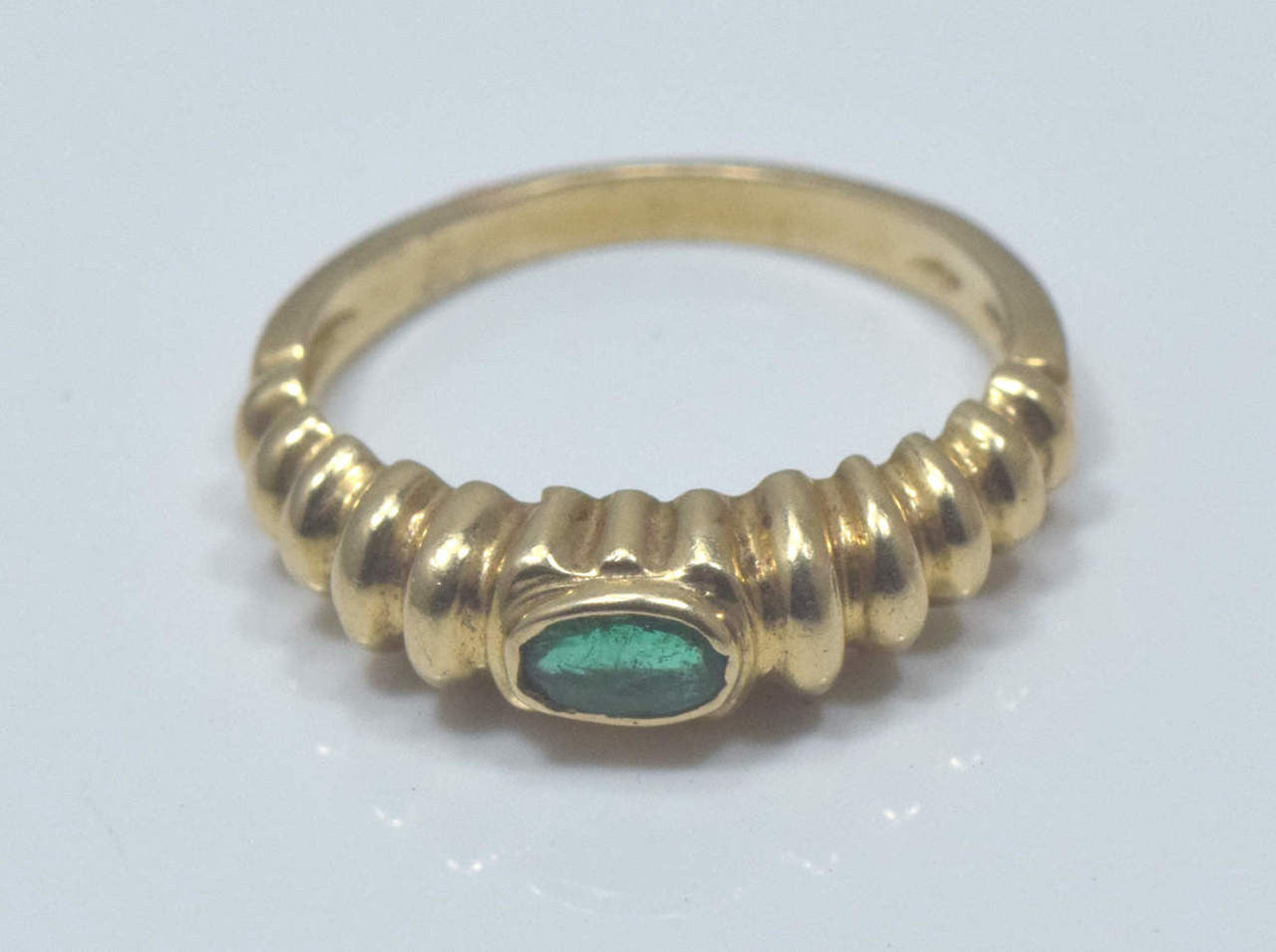 Oval Gold Emerald Shrimp Ring