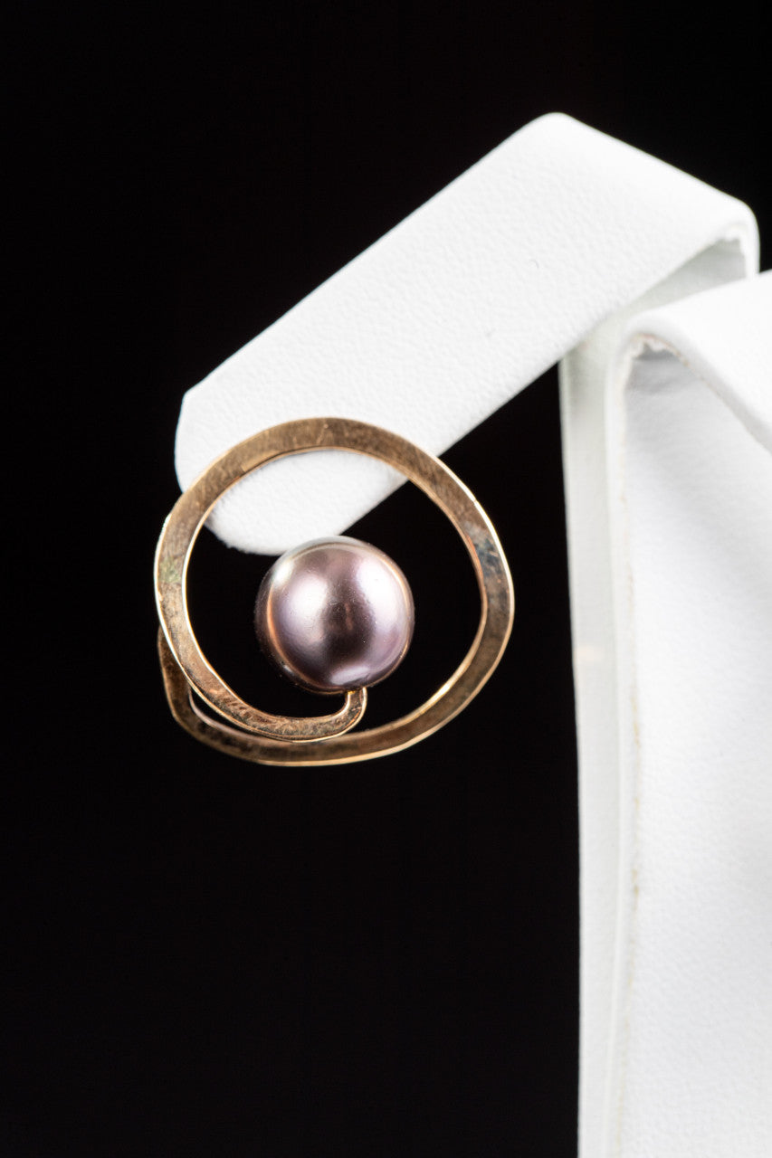 14K Yellow Gold Coil with Black Tahitian Pearl Stud